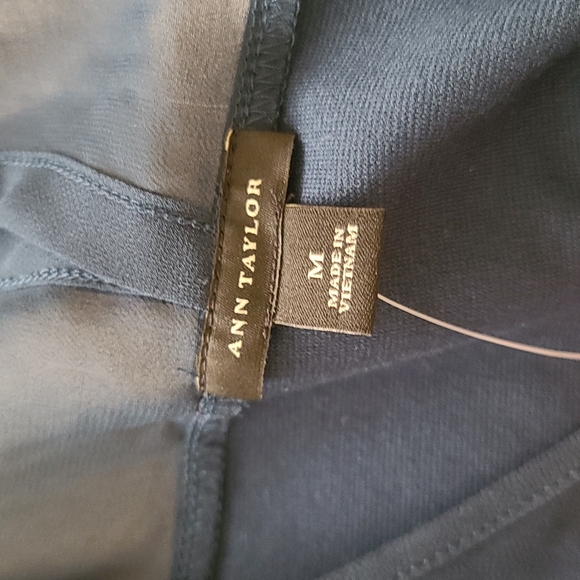 Ann Taylor Green Mesh Long Sleeves Round Neck Blouse Size M - Picture 8 of 8